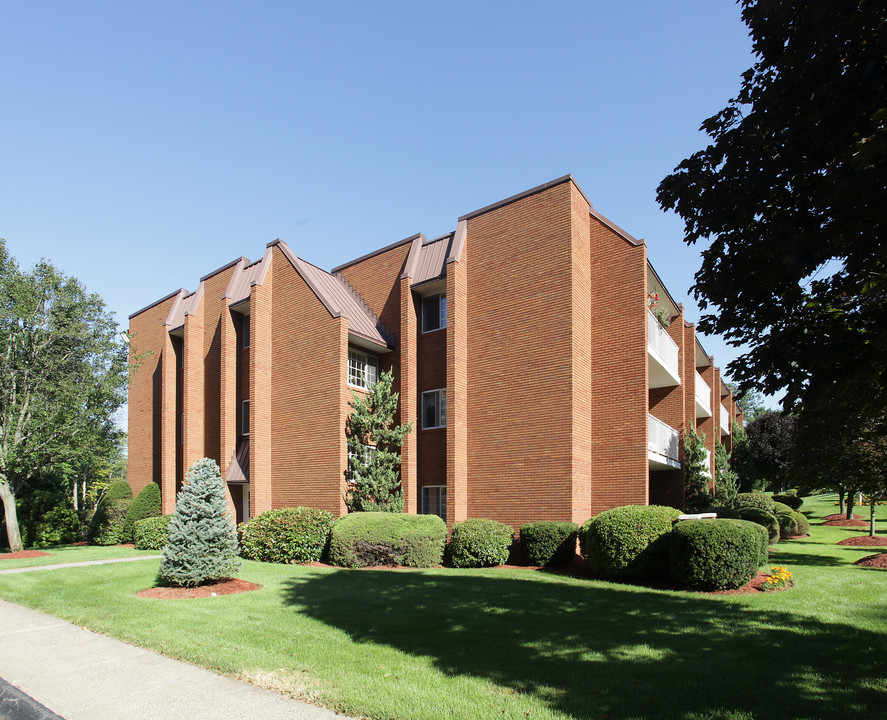 Diplomat Apartments in Bristol, CT - Building Photo