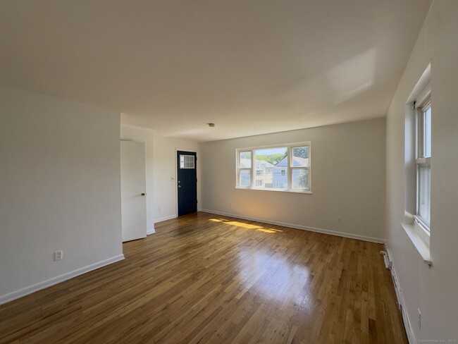 3 Sniffen St in Norwalk, CT - Building Photo - Building Photo