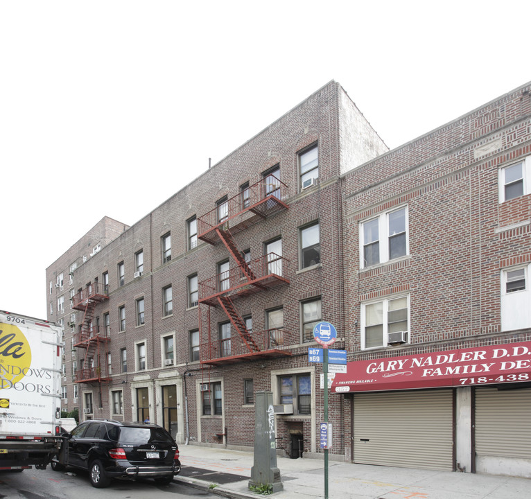 355 Mcdonald Ave in Brooklyn, NY - Building Photo