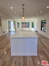 20425 Hemmingway St in Los Angeles, CA - Building Photo - Building Photo