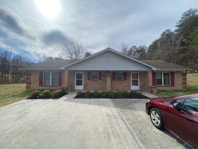 7909 Swaggerty Rd, Unit 7909 swaggerty road