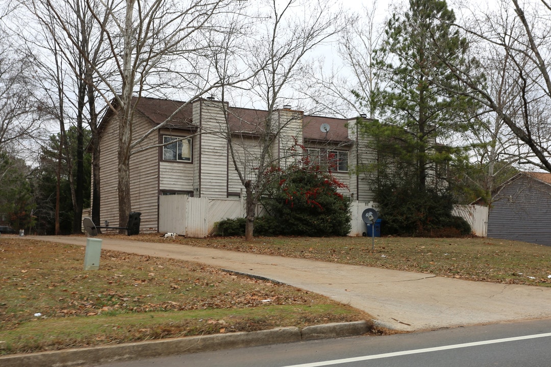 1160 Old Roswell Rd in Roswell, GA - Foto de edificio