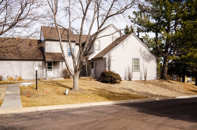 property at 272 Cobblestone Dr