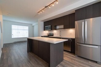 16678-16625 61 in Surrey, BC - Building Photo - Building Photo