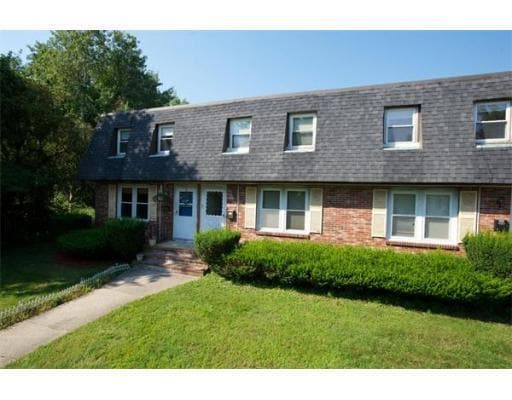 35 Moreland Ave in Dedham, MA - Building Photo - Building Photo