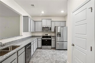 2639 Axel Rdg, Unit 17H in Decatur, GA - Building Photo - Building Photo