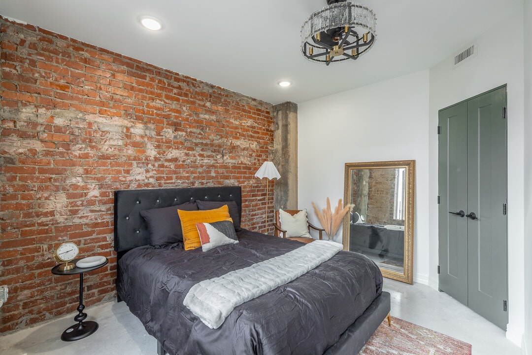 117 E 7th St in Chattanooga, TN - Building Photo