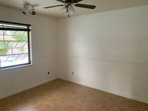 222 SE 44th Terrace in Cape Coral, FL - Foto de edificio - Building Photo