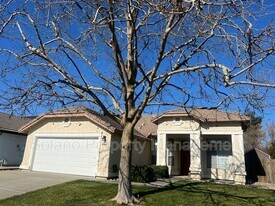 480 Stern Dr in Dixon, CA - Building Photo