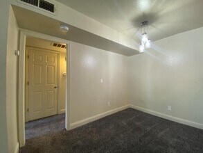 2909 Huntington Blvd in Fresno, CA - Building Photo - Building Photo