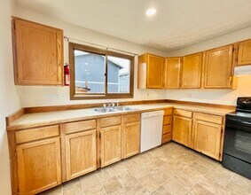 5841 E 6th Ave, Unit #3 in Anchorage, AK - Building Photo - Building Photo