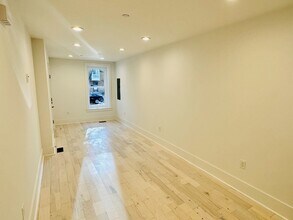 1314 1/2 5th St NW, Unit 1 in Washington, DC - Foto de edificio - Building Photo