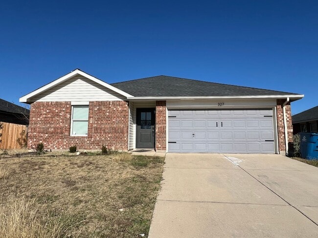 327 Quail Crossing Dr in Sanger, TX - Building Photo - Building Photo