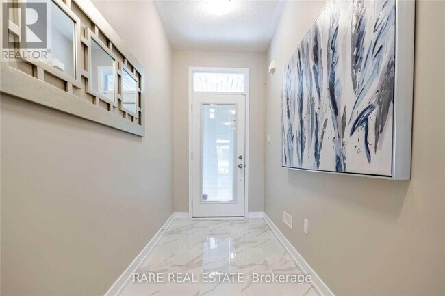 217 Huguenot Rd in Oakville, ON - Building Photo - Building Photo