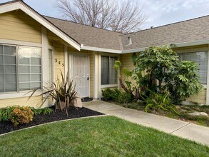 345 Kendrick Ln in Vacaville, CA - Building Photo - Building Photo