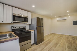 505 Headingly Ave NW-Unit -Casita in Albuquerque, NM - Building Photo - Building Photo