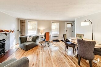 40 Dunster Ln in Winchester, MA - Building Photo - Building Photo