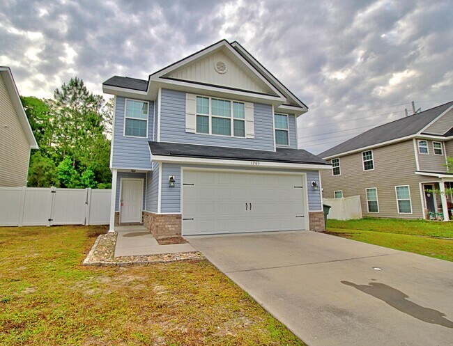 1203 Cypress Fall Cir in Hinesville, GA - Building Photo - Building Photo