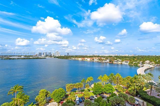 1 Grove Isle Dr, Unit A206 in Miami, FL - Building Photo - Building Photo