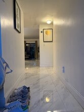 2918 NE 8th Ter, Unit 103 in Wilton Manors, FL - Building Photo - Building Photo