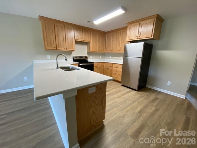 1961 Glen Manor Ct in Lincolnton, NC - Building Photo - Building Photo