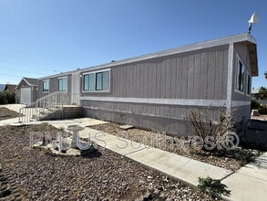 4453 Calle del Media in Fort Mohave, AZ - Foto de edificio - Building Photo