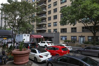 141-151 Amsterdam Ave in New York, NY - Foto de edificio - Building Photo