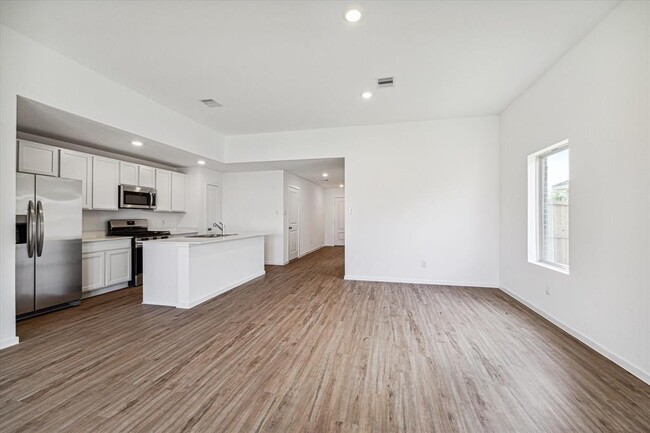 9923 Oakheath Blf Dr in Baytown, TX - Building Photo - Building Photo