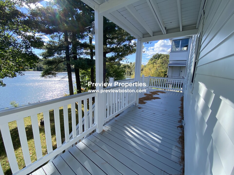60 Kenrick St, Unit P in Boston, MA - Building Photo
