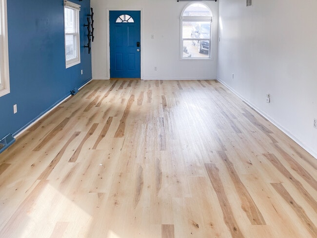 705 State St in Lemont, IL - Foto de edificio - Building Photo