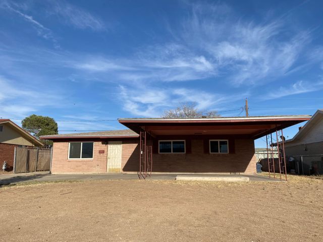 9402 Montgomery Dr in El Paso, TX - Building Photo