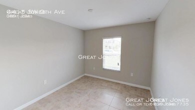 404 SW 3rd Ct in Cape Coral, FL - Foto de edificio - Building Photo