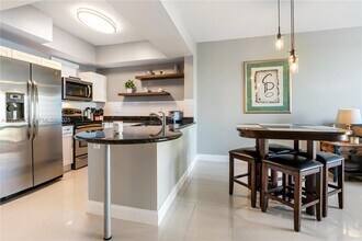 7270 SW 88th St in Kendall, FL - Building Photo - Building Photo