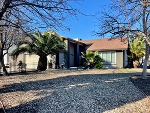 6034 Centurion Cir in Citrus Heights, CA - Building Photo - Building Photo