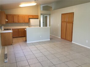 4371 Mesa Hill Dr in Las Vegas, NV - Building Photo - Building Photo