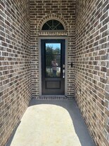 2701 Sagedale Dr in Conroe, TX - Building Photo
