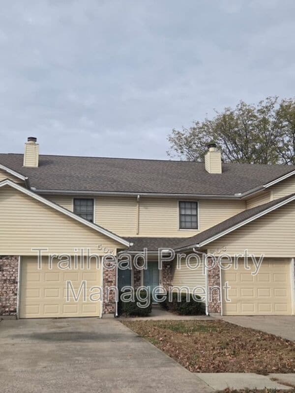 505 NE Churchill St in Lee's Summit, MO - Building Photo - Building Photo