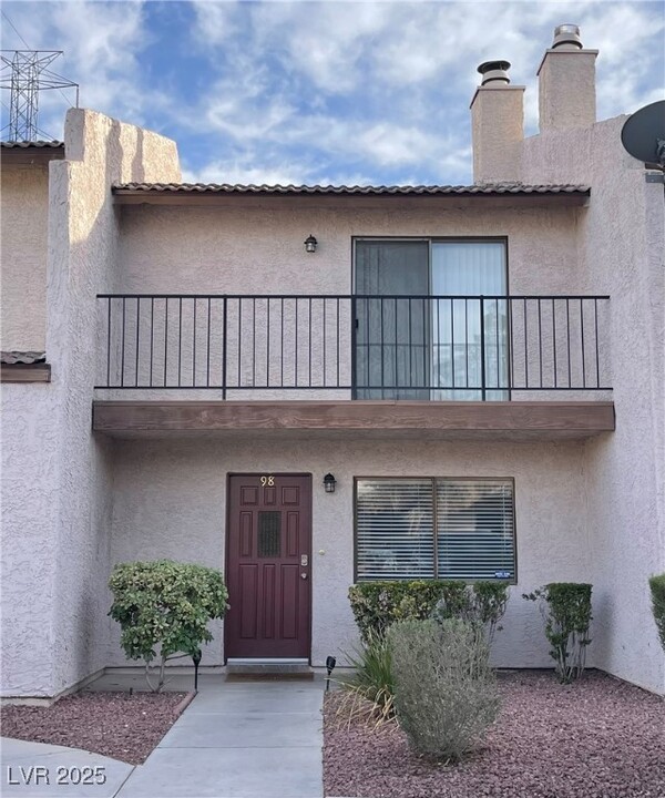 5245 Child Ct in Las Vegas, NV - Building Photo