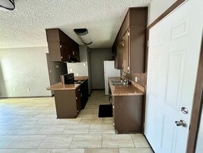 1004 Owen St, Unit B in Malvern, AR - Foto de edificio - Building Photo