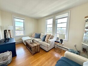 276 Bunker Hill St in Boston, MA - Building Photo - Building Photo