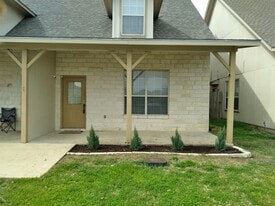 118 Sandstone Dr in Jarrell, TX - Building Photo