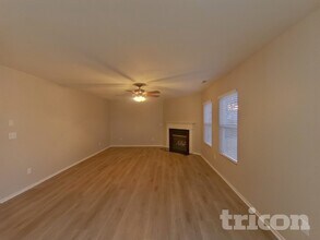 4312 Larkhaven Village Dr in Charlotte, NC - Foto de edificio - Building Photo