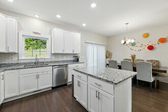 1206 Bluemoon Dr in Harrisonburg, VA - Building Photo - Building Photo