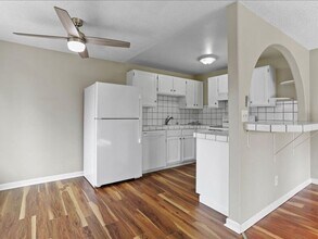 526 S 40th Ave in West Richland, WA - Building Photo - Building Photo