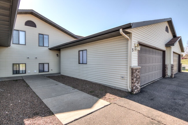 property at 2804 Edgewood Dr