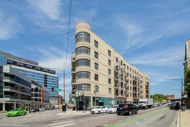 property at 520 N Halsted St