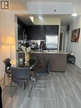 520 Steeles Ave W in Vaughan, ON - Building Photo - Building Photo