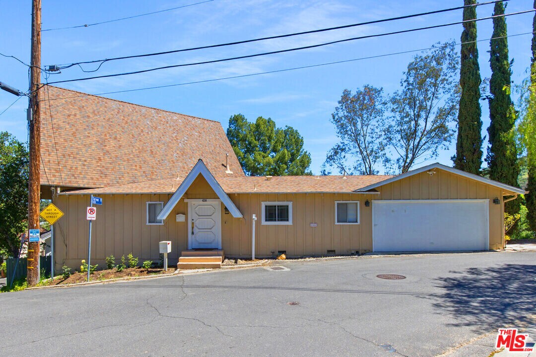 4236 Ensenada Dr in Los Angeles, CA - Building Photo