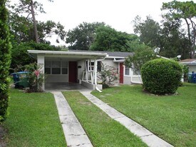 1803 Pineview Cir in Winter Park, FL - Building Photo