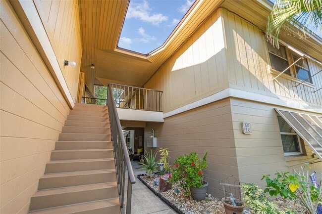 120 Hibiscus Woods Ct in Deltona, FL - Foto de edificio - Building Photo